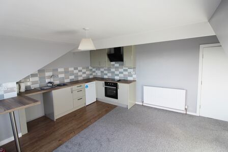 C Austhorpe Road, 1 bedroom  Flat to rent, £750 pcm