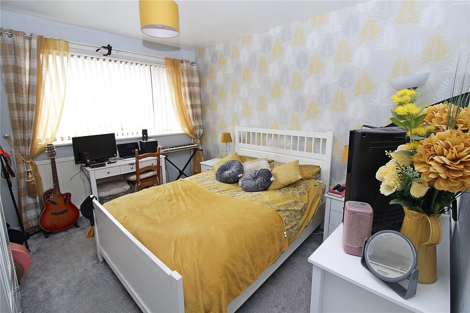 4 bedroom Semi Detached House for sale, Templegate Avenue, Leeds, LS15