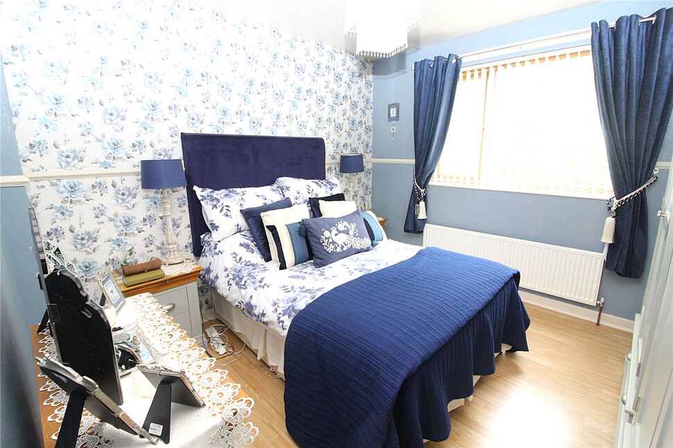 4 bedroom Semi Detached House for sale, Templegate Avenue, Leeds, LS15