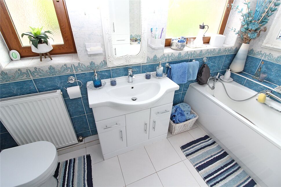 4 bedroom Semi Detached House for sale, Templegate Avenue, Leeds, LS15