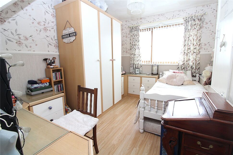 4 bedroom Semi Detached House for sale, Templegate Avenue, Leeds, LS15