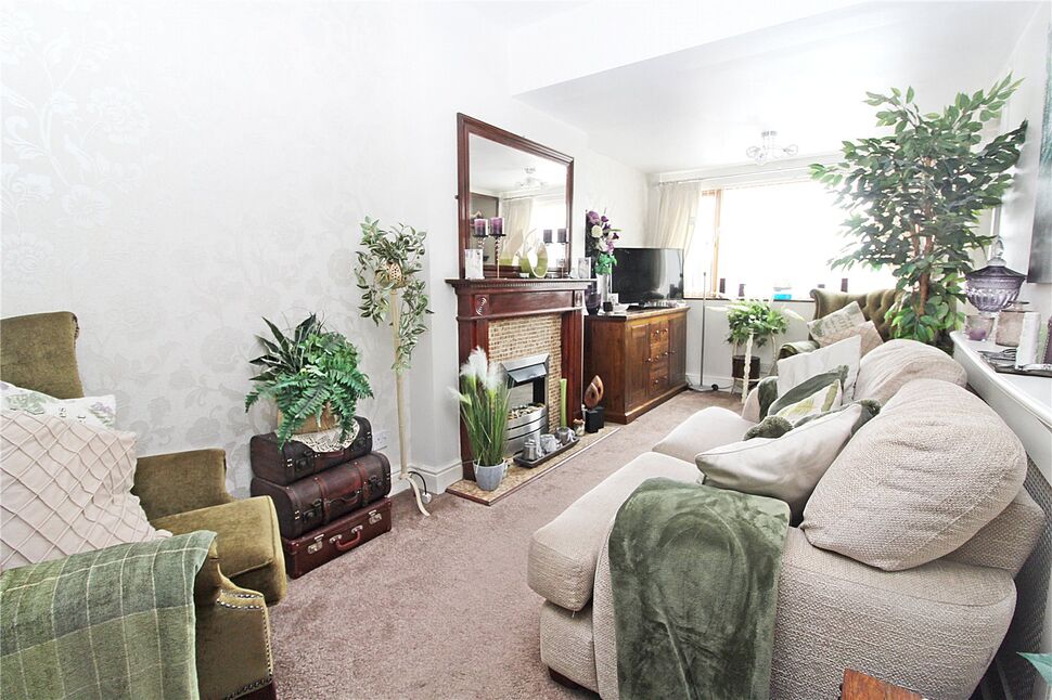 4 bedroom Semi Detached House for sale, Templegate Avenue, Leeds, LS15