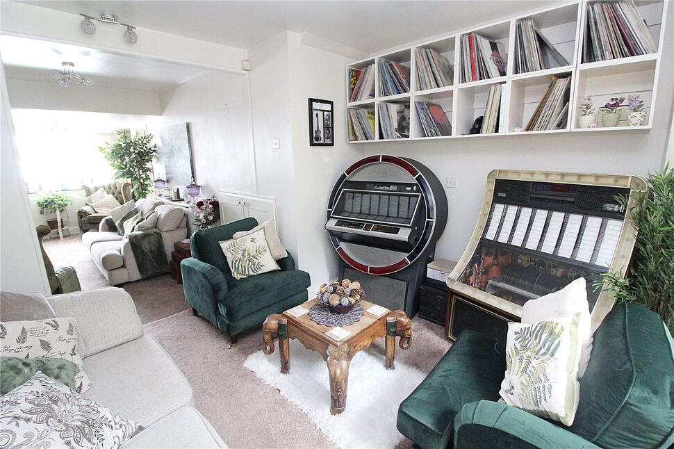 4 bedroom Semi Detached House for sale, Templegate Avenue, Leeds, LS15