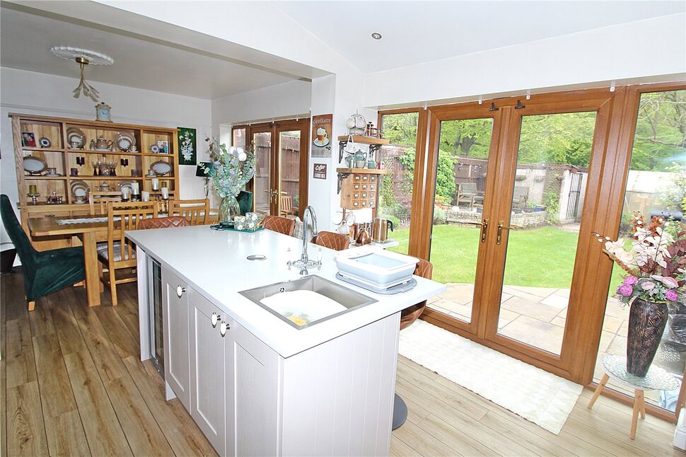 4 bedroom Semi Detached House for sale, Templegate Avenue, Leeds, LS15