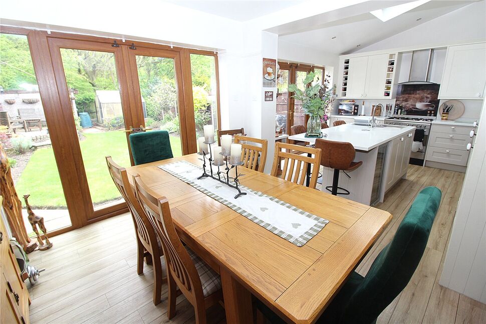 4 bedroom Semi Detached House for sale, Templegate Avenue, Leeds, LS15