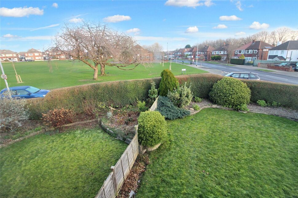 3 bedroom Semi Detached House for sale, Pendas Way, Leeds, LS15 £240,000