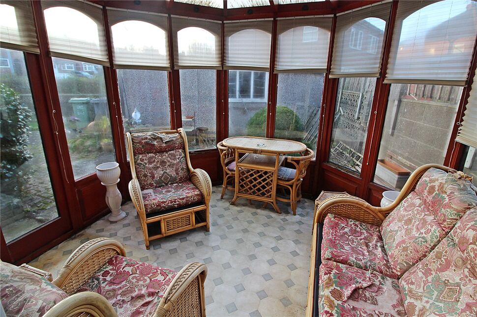 3 bedroom Semi Detached House for sale, Pendas Way, Leeds, LS15 £240,000