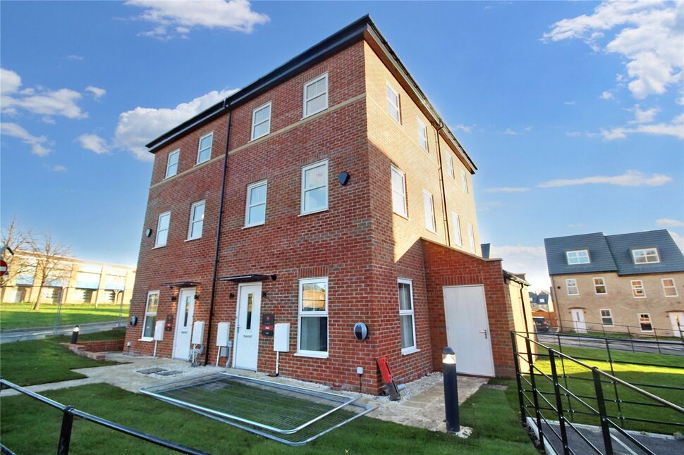 Main image of 2 bedroom House to rent, Bishops Way, Leeds, West Yorkshire, LS14