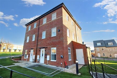 Bishops Way, 2 bedroom  House to rent, £1,000 pcm