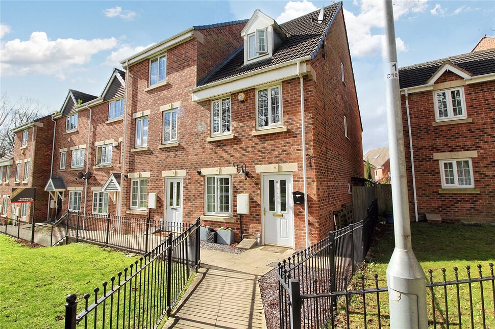 3 bedroom End Terrace House for sale, Carter Avenue, Leeds, LS15 £250,000