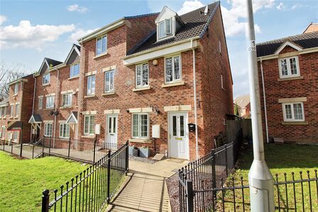 Oak Tree Lane, 3 bedroom End Terrace House for sale, £255,000