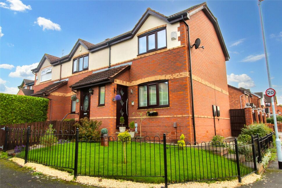 Main image of 2 bedroom End Terrace House for sale, Temple Lea, Leeds, West Yorkshire, LS15