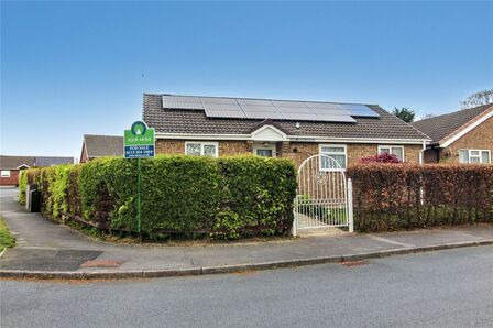 Cherrywood Close, 3 bedroom Detached Bungalow for sale, £290,000