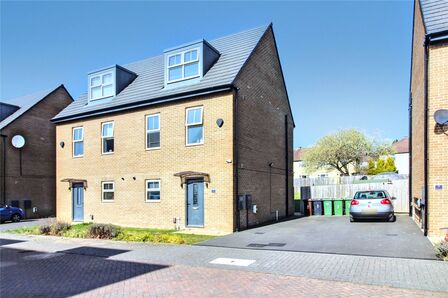 Chantrey Close, 4 bedroom Semi Detached House for sale, £300,000