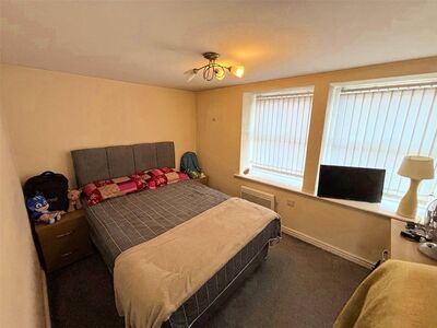 Eyres Mill Side, 2 bedroom  Flat to rent, £785 pcm