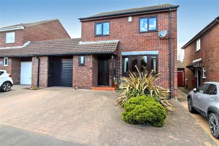 Mail Close, 4 bedroom Link Detached House for sale, £340,000