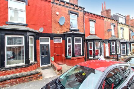 4 bedroom Mid Terrace House for sale