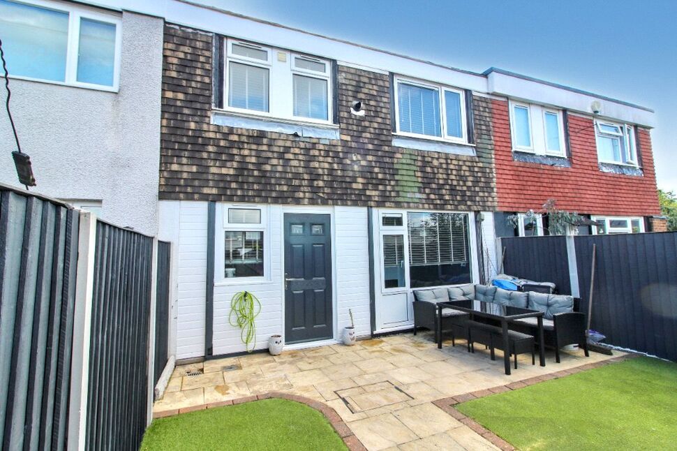 Main image of 2 bedroom Mid Terrace House for sale, Coal Road, Leeds, West Yorkshire, LS14