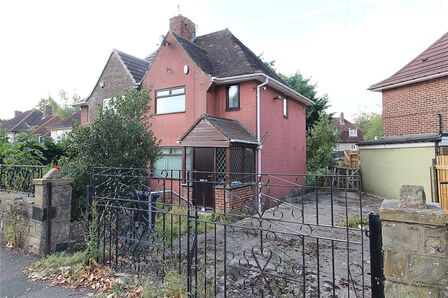 Wykebeck Valley Road, 2 bedroom Semi Detached House for sale, £130,000