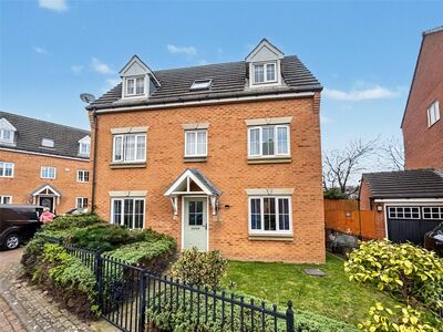 Waggon Road, 4 bedroom Detached House to rent, &pound;1,800 pcm