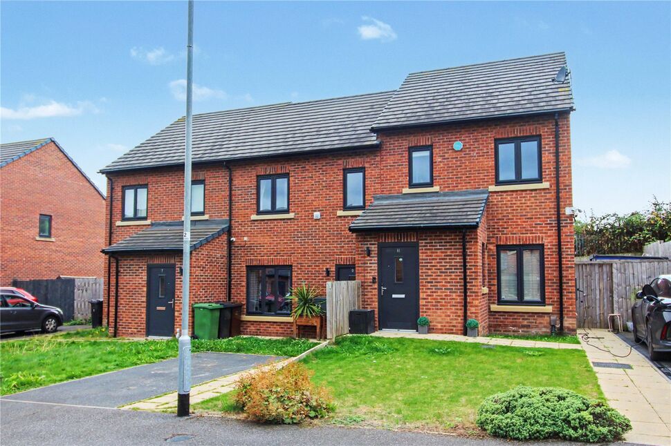 2 bedroom Mid Terrace House for sale