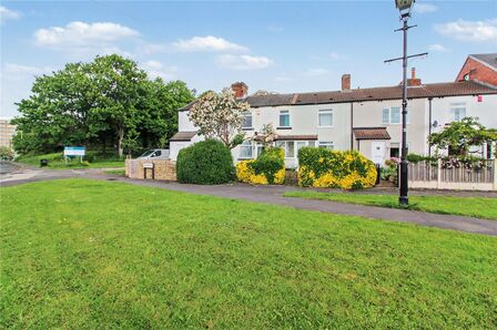 2 bedroom Mid Terrace House for sale