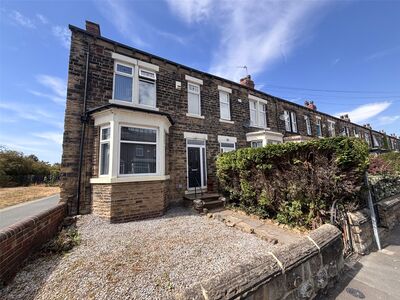 Chestnut Avenue, 3 bedroom End Terrace House to rent, &pound;1,350 pcm