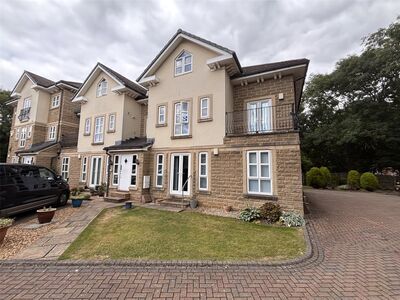 Ring Road, 2 bedroom Flat to rent, &pound;1,000 pcm