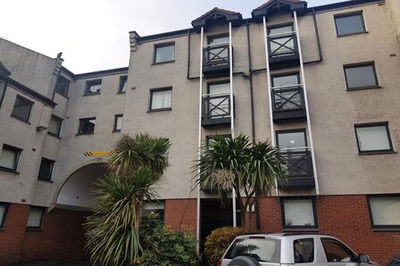 2 bedroom  Flat to rent
