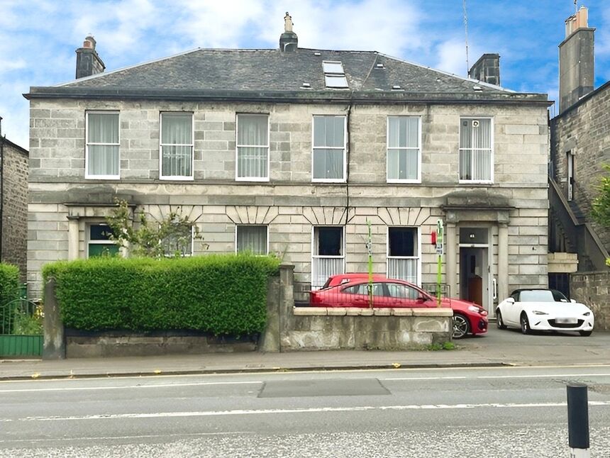 Main image of 2 bedroom Flat for sale, Minto Street, Edinburgh, Midlothian, EH9