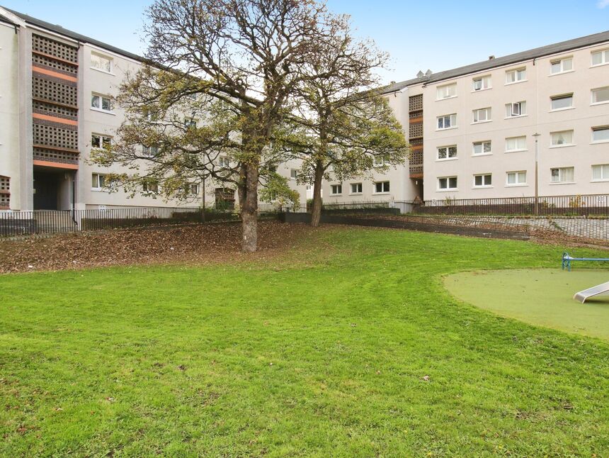Main image of 3 bedroom  Flat for sale, Dumbryden Grove, Edinburgh, Midlothian, EH14