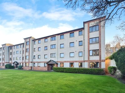 Hawthornden Place, 2 bedroom  Flat to rent, £1,525 pcm