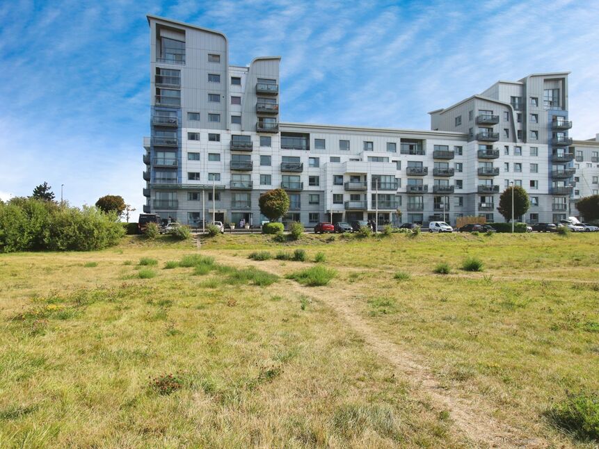 Main image of 3 bedroom  Flat for sale, Western Harbour Terrace, Edinburgh, Midlothian, EH6