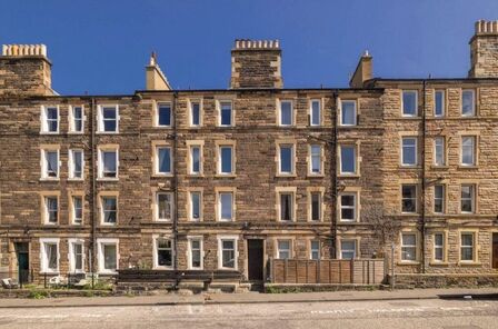 Stewart Terrace, 1 bedroom  Flat for sale, £150,000