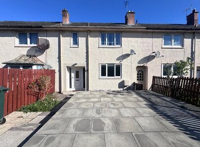 3 bedroom Mid Terrace House for sale