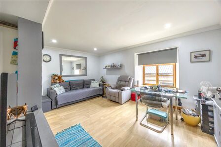 1 bedroom Flat for sale