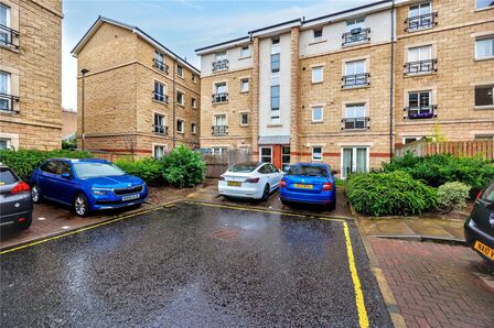 Dryden Gait, 2 bedroom Flat for sale, &pound;230,000