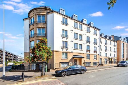 Annandale Street, 2 bedroom Flat for sale, &pound;320,000