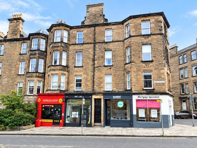 Comiston Road, 2 bedroom Flat to rent, &pound;1,450 pcm
