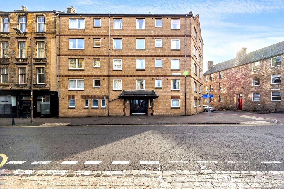 Main image of 1 bedroom Flat for sale, East Crosscauseway, Edinburgh, Midlothian, EH8