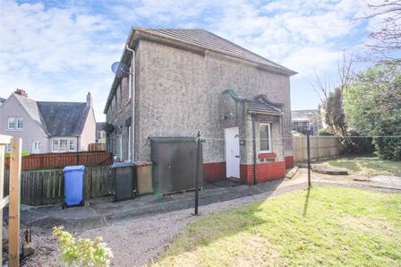 Bayview Crescent, 2 bedroom Flat to rent, &pound;620 pcm