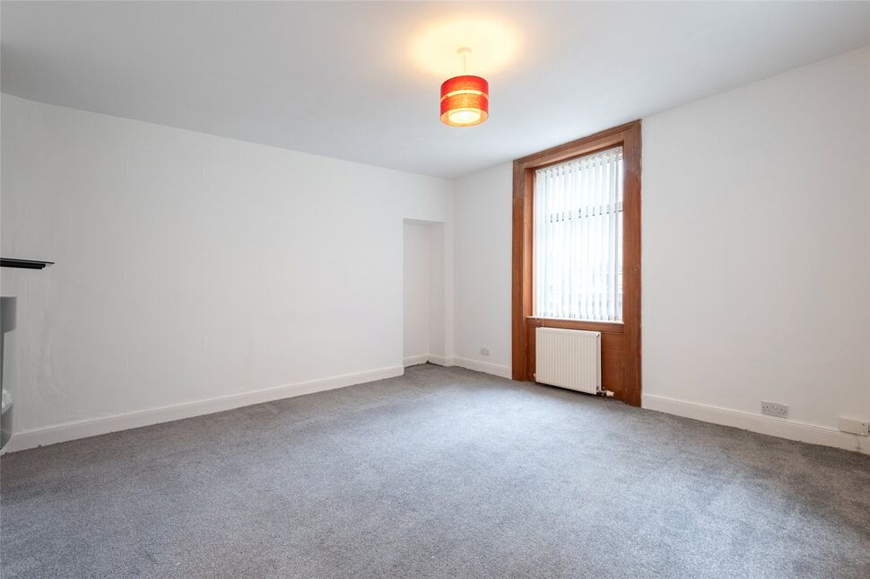 3 bedroom Mid Terrace House for sale, Manse Place, Leven, KY8 £152,000