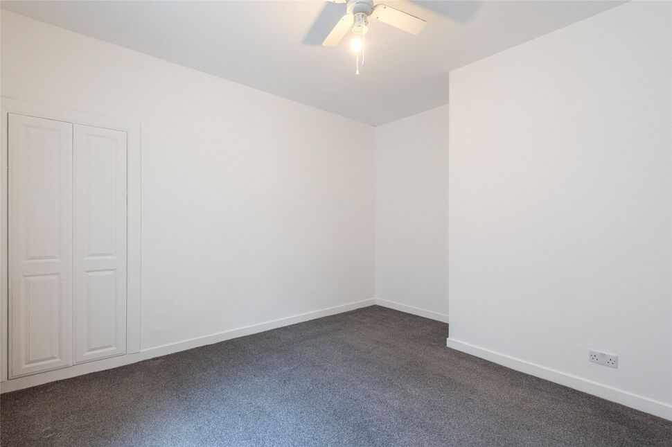 3 bedroom Mid Terrace House for sale, Manse Place, Leven, KY8 £152,000