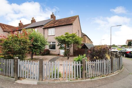 Linnwood Drive, 2 bedroom End Terrace House to rent, £725 pcm