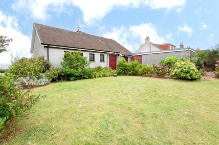 Bourtree Brae, 3 bedroom Detached Bungalow to rent, £1,100 pcm
