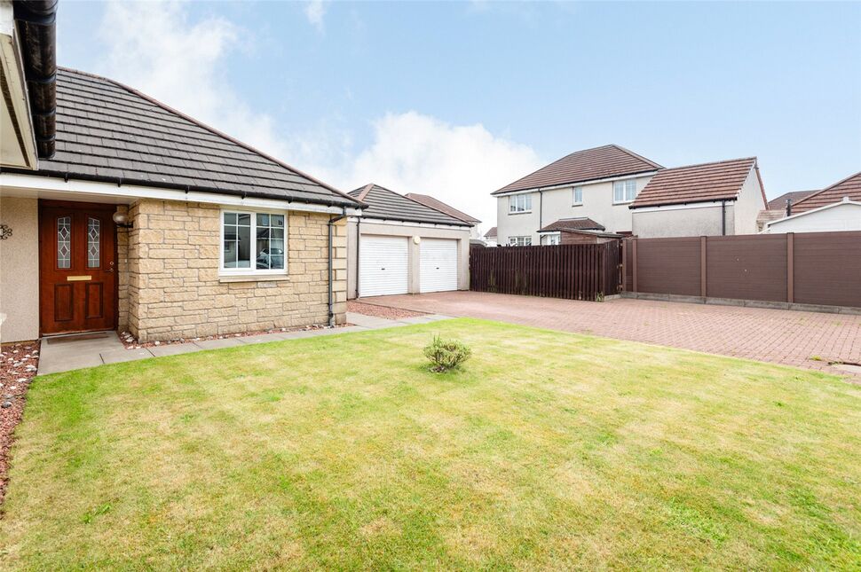 4 bedroom Detached Bungalow for sale, Vettriano Vale, Leven, KY8 £265,000