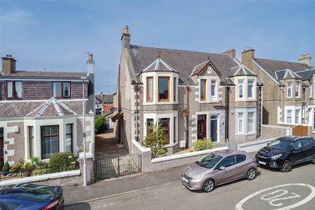 3 bedroom  Flat for sale