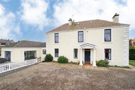 The Causeway, 4 bedroom Detached House for sale, £435,000