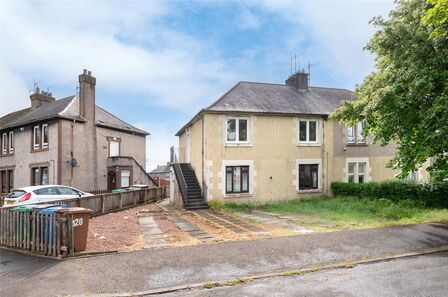 Den Walk, 2 bedroom Flat for sale, &pound;58,000