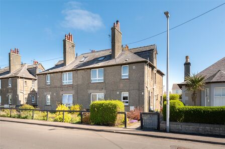 Toll Road, 3 bedroom Flat for sale, &pound;185,000